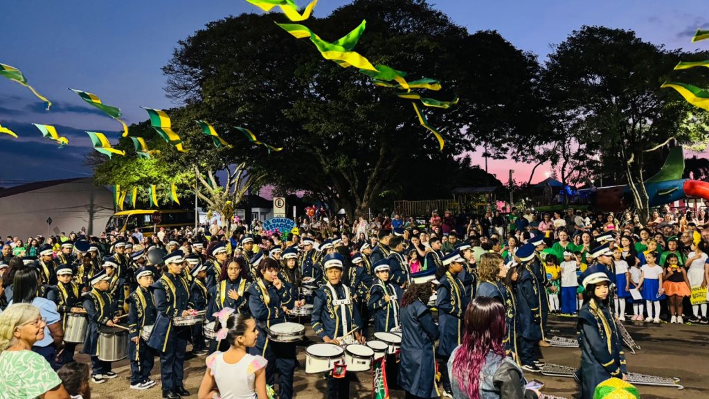?? CENTENÁRIO DO SUL CELEBRA A INDEPENDÊNCIA DO BRASIL COM DESFILE CÍVICO